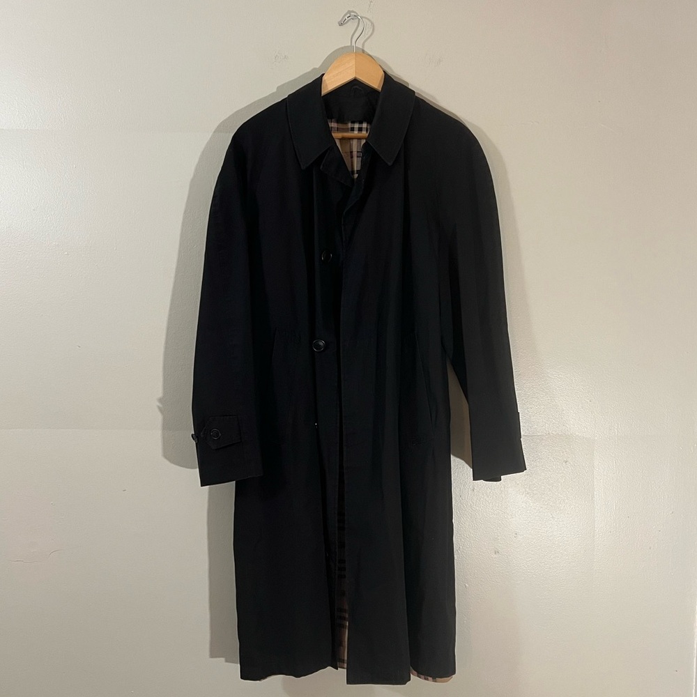 Vintage 70s Sears black all weather trenchcoat jacket tailored plaid lining
